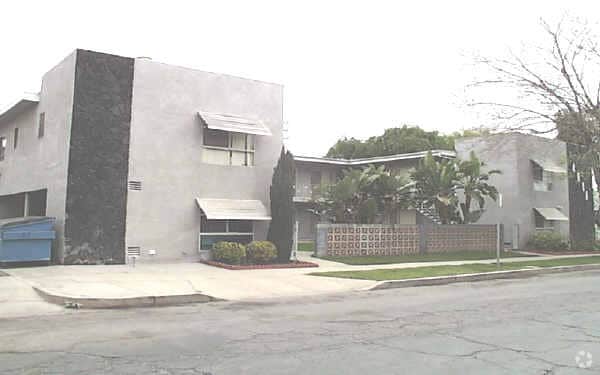 Building Photo - 4808 Riverton Ave
