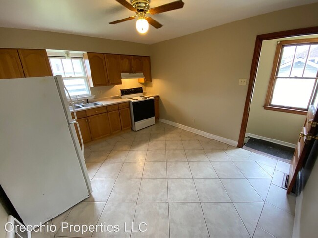 Building Photo - 2 br, 1 bath House - 313 Marland Heights Road
