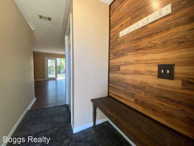 Foto del edificio - 3 br, 2 bath House - 216 Honey Lane Cir.