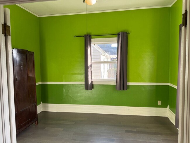 Foto del edificio - Adorable 1 BD + Loft and Office Bungalow in SE Richmond Neighborhood. ** Central Heat & AC! **