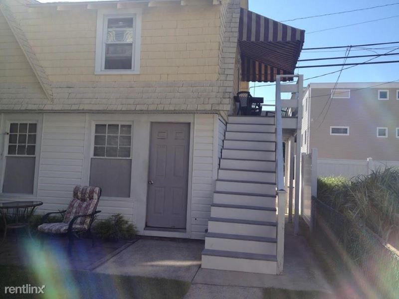 Primary Photo - 321 Wesley Ave