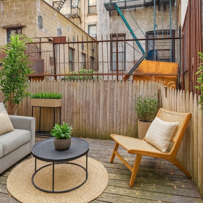 Photo - 246 Mott St Apartment