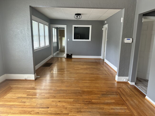 Building Photo - 1603 State St