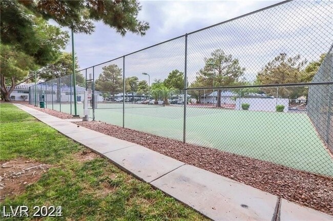 Building Photo - 2117 Chertsey Dr