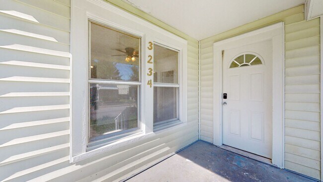 Foto del edificio - HOUSE FOR RENT