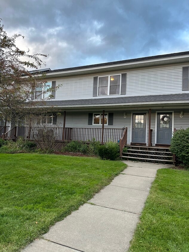 Photo - 10 Lyon Ln (Essex Junction, VT)