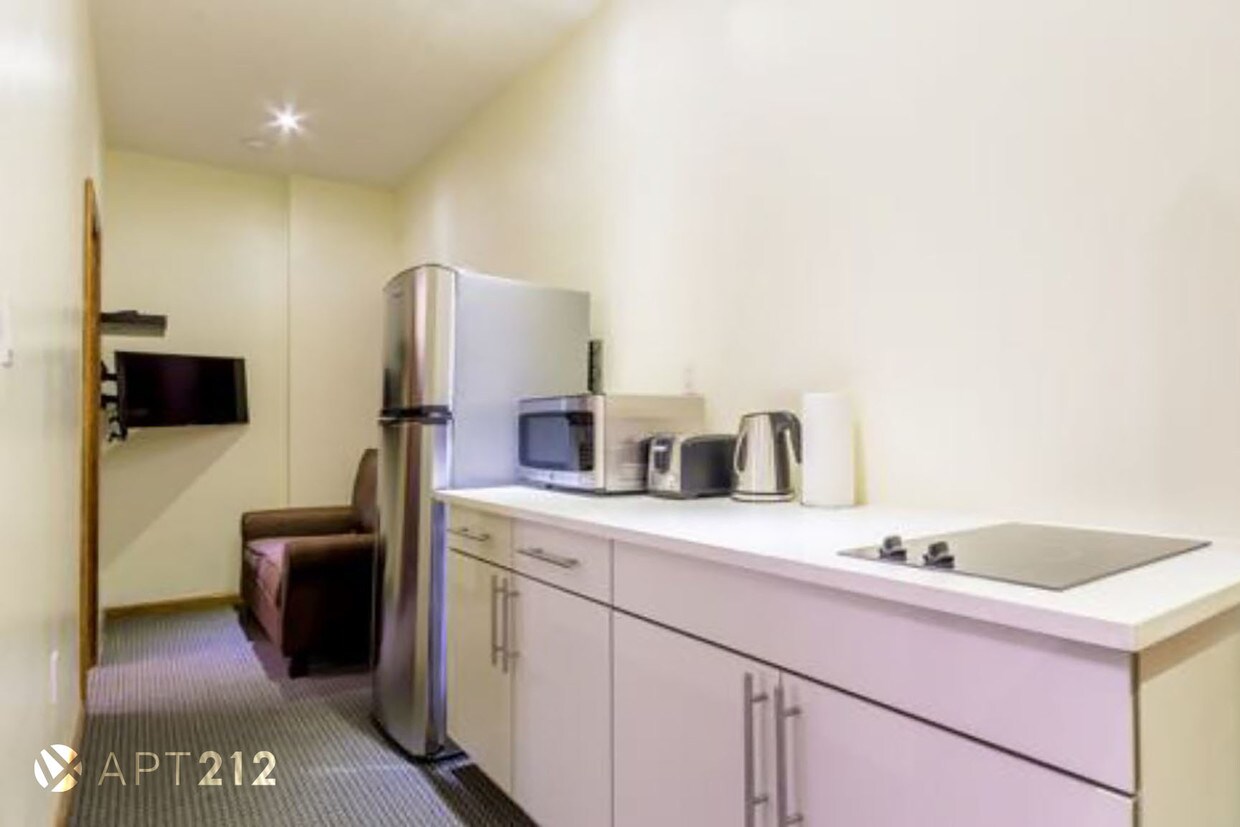 Primary Photo - 308 W 18th St