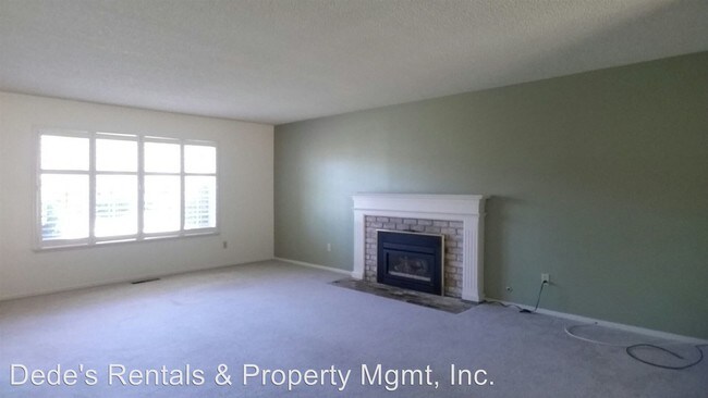 Building Photo - 7268 Oakmont Dr