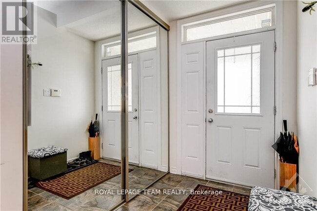Building Photo - 153 Tapestry Dr