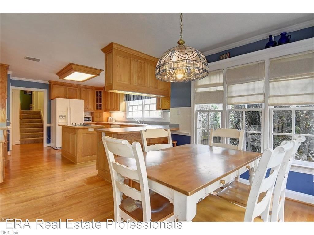 Building Photo - 218 Tree Fern Dr