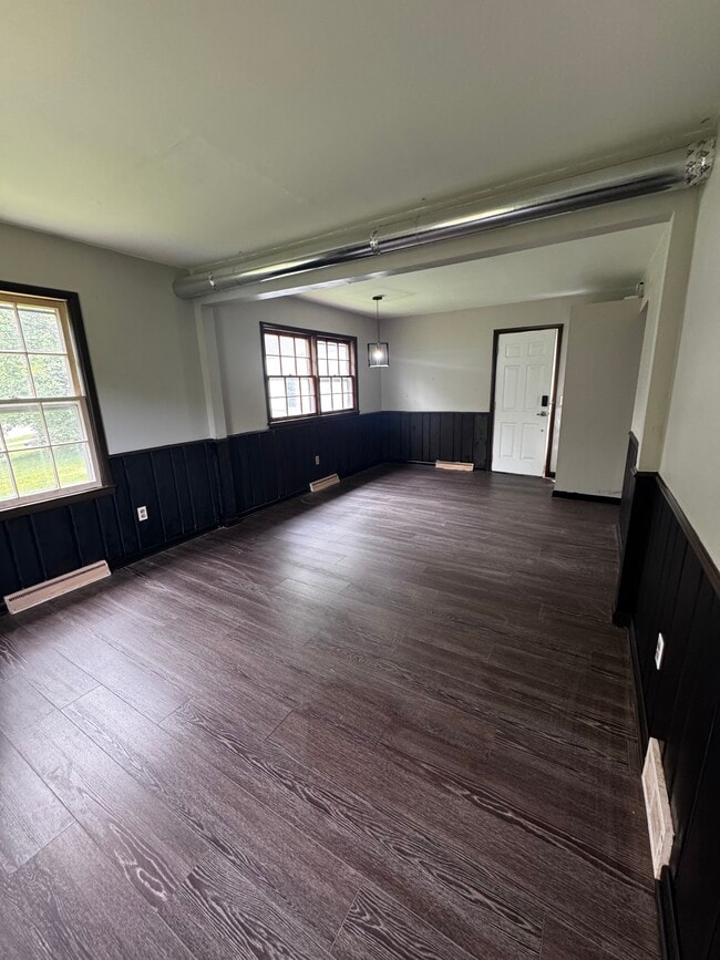 Comedor - 1305 Collegewood St