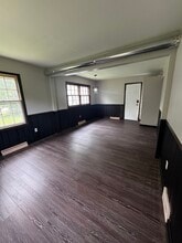 Building Photo - 1305 Collegewood St