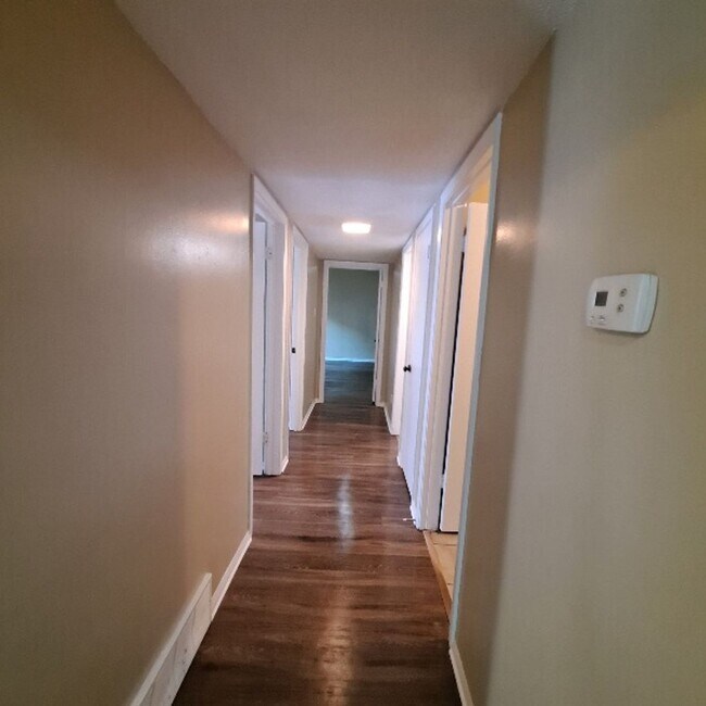 Foto del edificio - 4202 Crain Rd