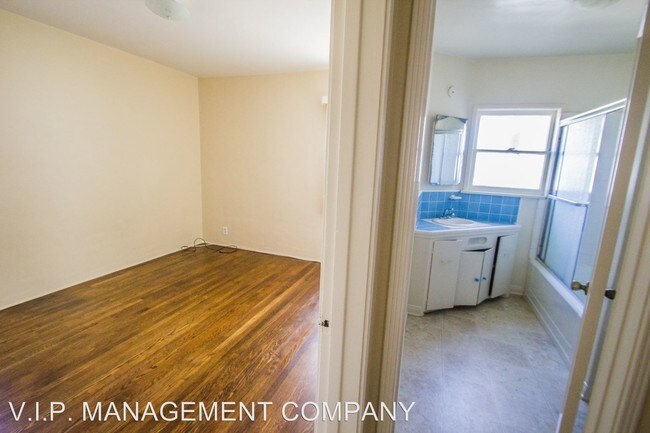 Building Photo - 3 br, 1 bath House - 432 Evergreen Dr