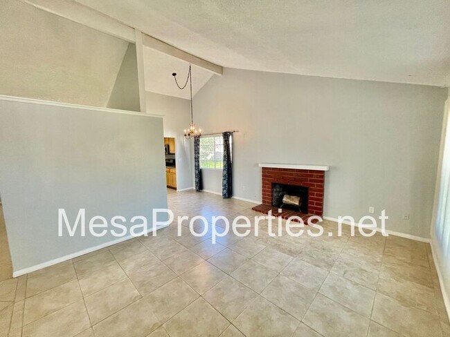 Building Photo - 6632 Bandola St.
