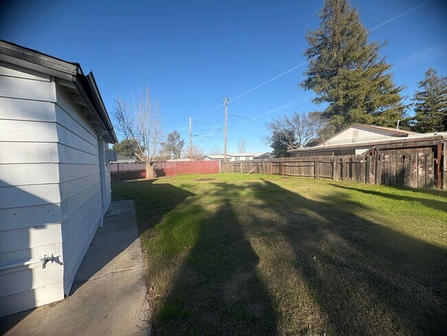 Foto del edificio - Move In Special 1/2 off 1st month