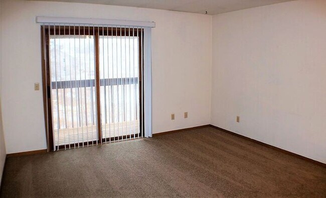 Building Photo - $900 | 1 Bedroom, 1 Bathroom Condo | No Pets | Available for August 1st, 2026 Move In!