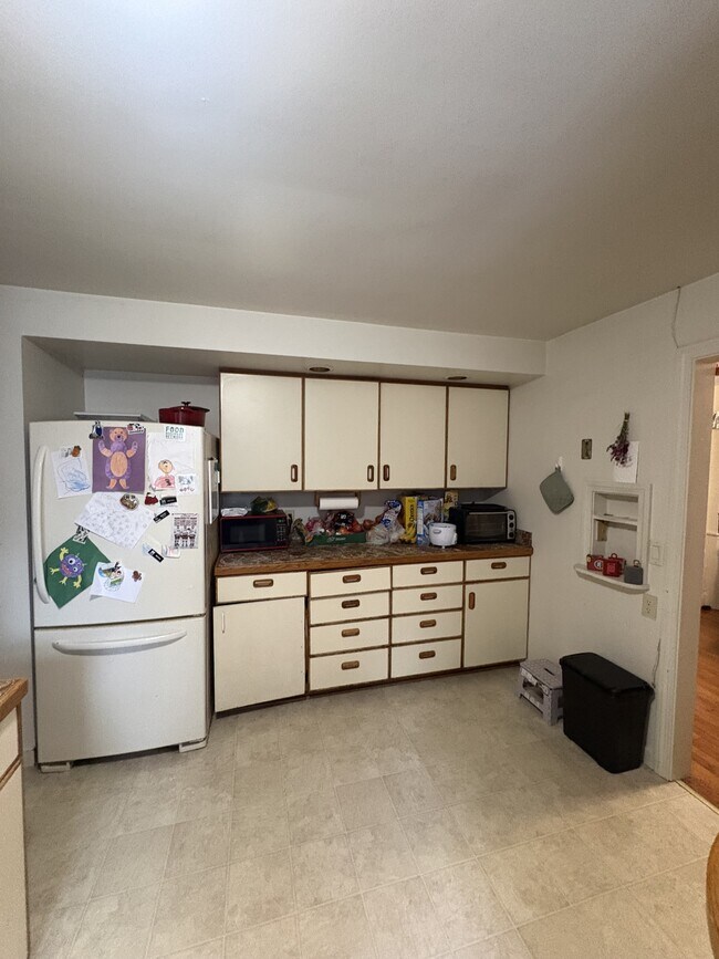 Foto del edificio - 525 E Pleasant St