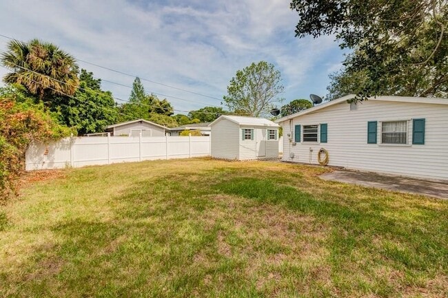 Building Photo - 741 Smith St