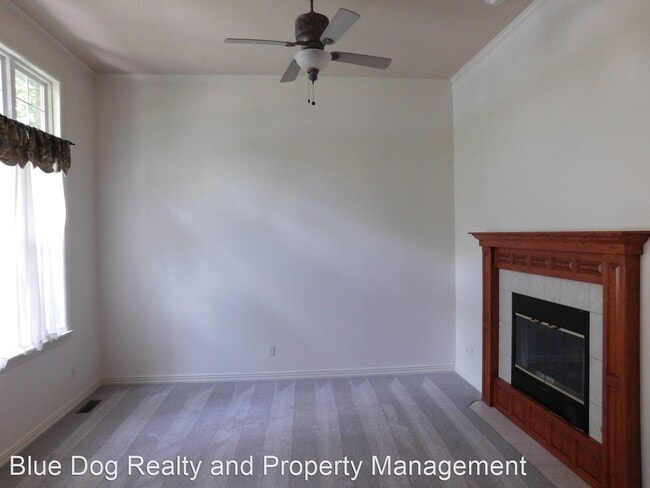 Building Photo - 4 br, 3.5 bath House - 310 Laurinda Drive