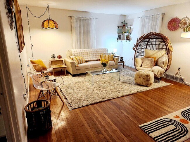 Foto del edificio - 710 Crestwood Dr
