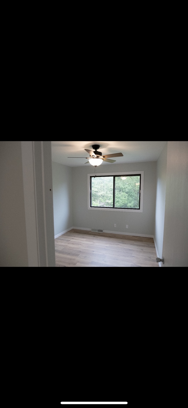 Building Photo - 5835 Cambridge Cir