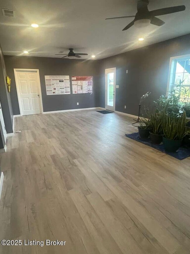 Foto del edificio - 114 Belden Trl