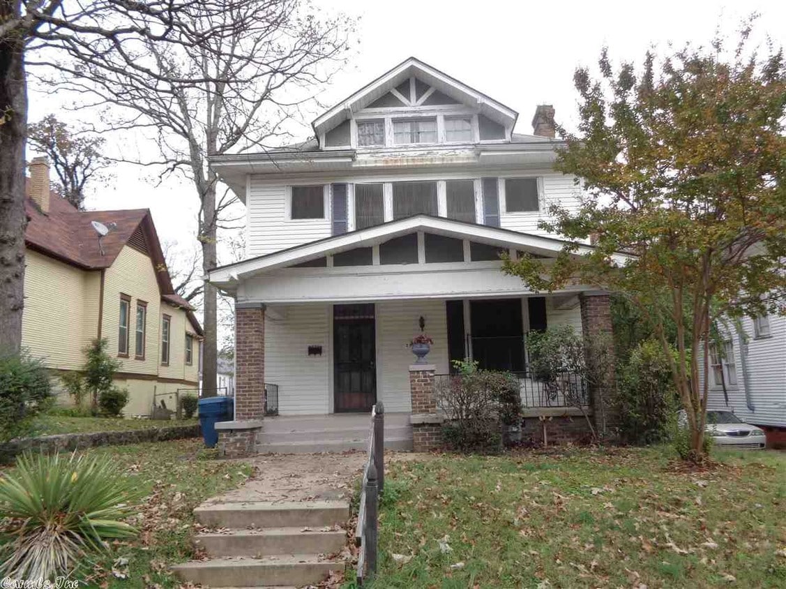 Primary Photo - 2307 S Ringo St