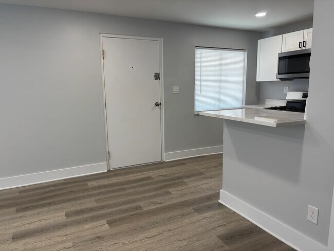 Foto del edificio - 87 E 4th Ave