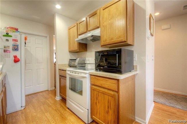 Building Photo - 25972 Franklin Pointe Dr