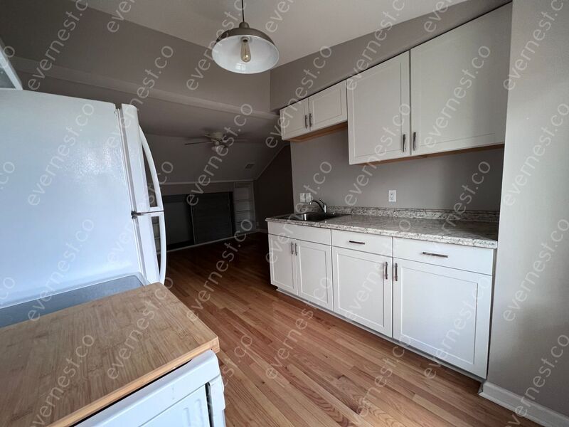 1028 E Harry Ave, Hazel Park, MI 48030 Condo for Rent in Hazel Park