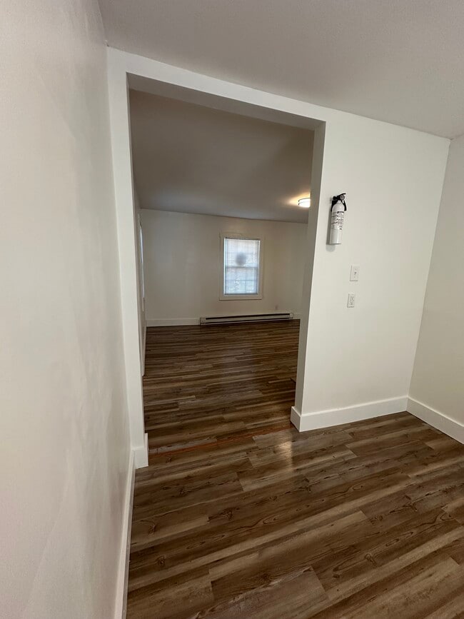 Building Photo - 221 Adamsville Ct