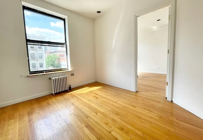 Building Photo - 67 Barbey St