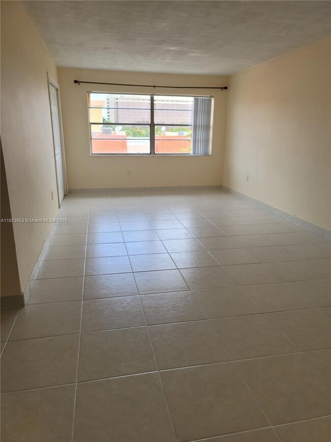 Foto del edificio - 495 NW 72nd Ave