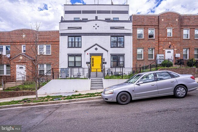 Foto del edificio - 1230 Queen St NE