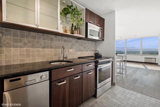 Foto del edificio - 3550 N Lake Shore Dr