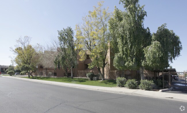 Building Photo - 7494 E EARLL Dr