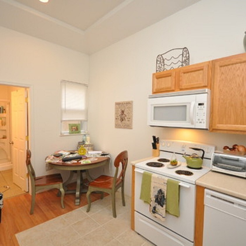 Primary Photo - 1535 Poplar St