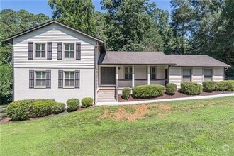 Building Photo - 9630 Pine Thicket Way