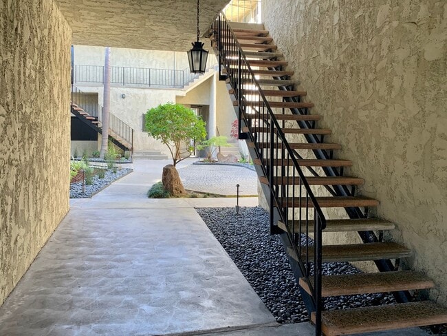 Building Photo - LUXURY LIVING AT AN AFFORDABLE PRICE