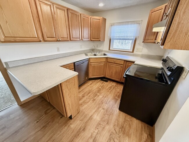 Foto del edificio - 1511 Elmont Rd