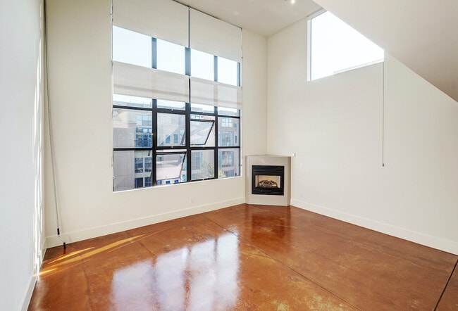 Building Photo - 3388 17th St