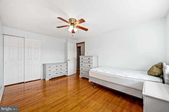 Building Photo - 3595 Oakhill Rd