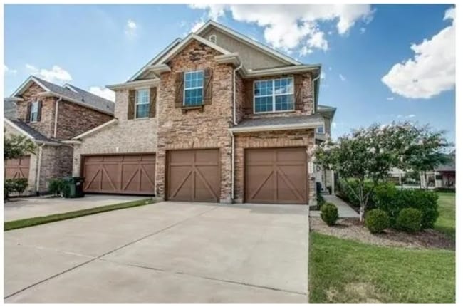 Building Photo - 5899 Clearwater Dr