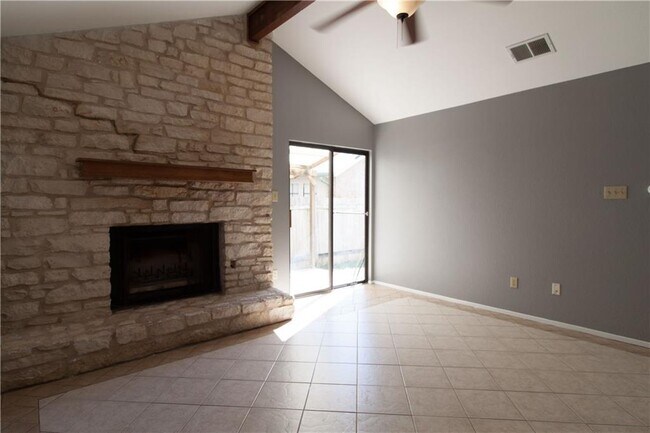 Building Photo - 16015 Stoneham Cir