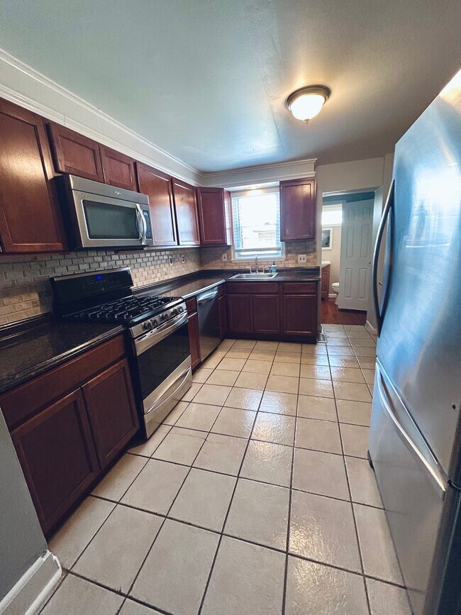 Foto del edificio - 310 S Collington Ave
