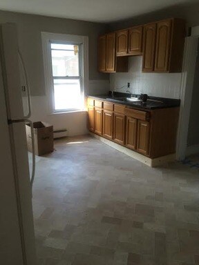 Primary Photo - 335 S Main St