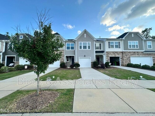 Foto del edificio - 107 Hunston Dr.