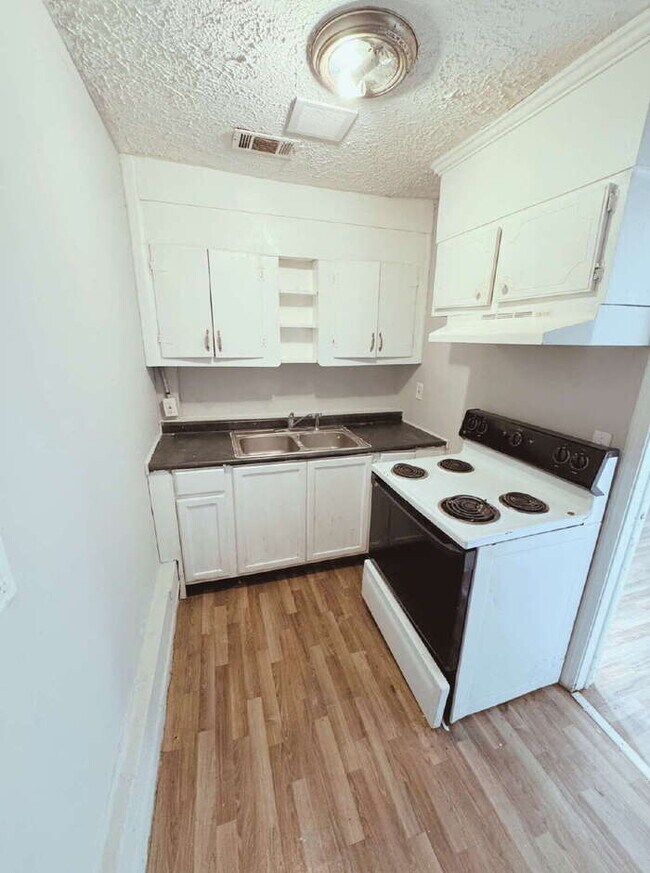 Foto del edificio - 743 Bright St