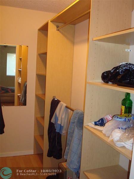 Foto del edificio - 604 Gardens Dr